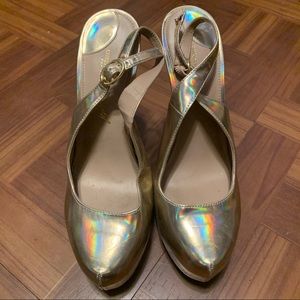 Gold Metallic Round-toed sling-back platform pumps